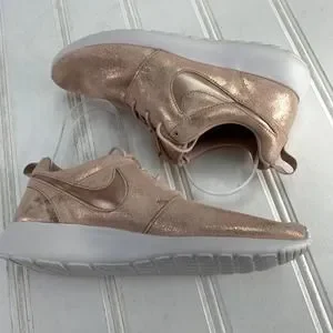 Nike roshe one premium rose gold sales